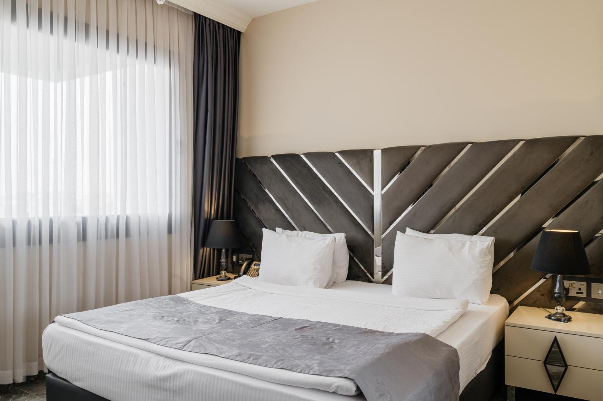 Royal Palace Hotel Nikosia Bagian luar foto
